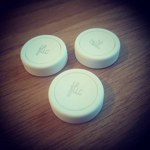 dazziz's tweet photo. Upgrade time! #flic #smarthome https://t.co/9SdcgvQjsM https://t.co/rATYg3JYjf