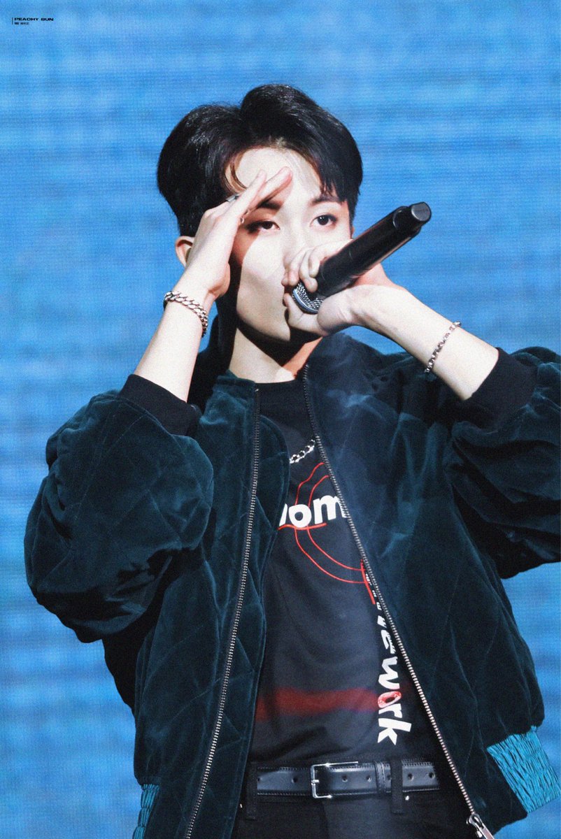 PeachyBun802's tweet photo. 191111 in Dallas
#WeAreTheFutureTour
#SuperM #SuperMTheFuture #FlyHighSuperMark https://t.co/tKWblWwRKp