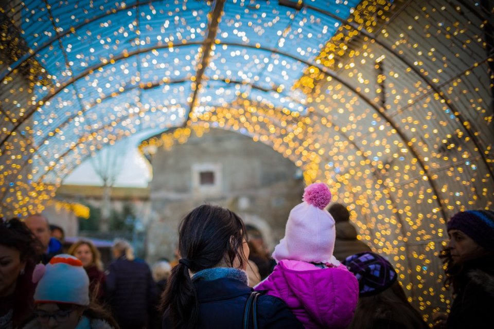 MuseoSev's tweet photo. Vi aspettiamo al @Castello_Severa  fino a lunedì 6 gennaio con il Villaggio “Le Feste delle Meraviglie”, tra giochi, luci e tanto divertimento per tutta la famiglia! https://t.co/ozjr4M9Y6s