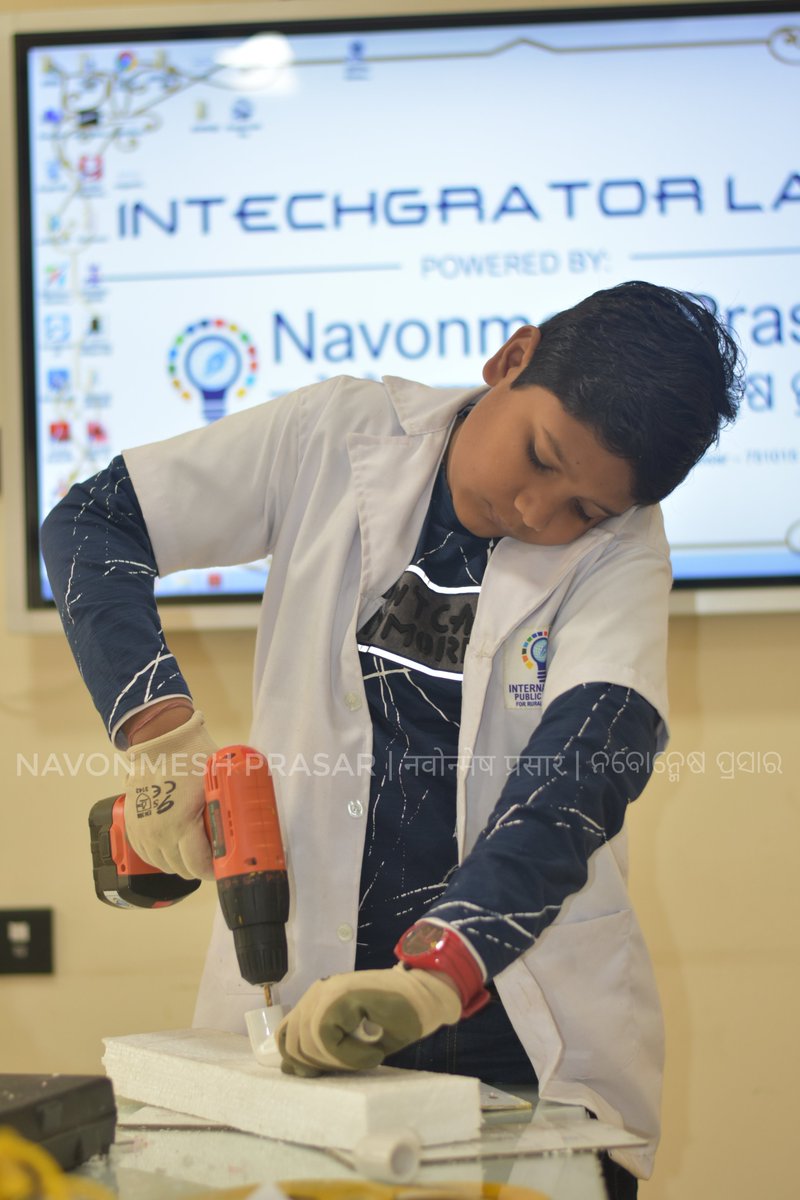 intechgrator's tweet photo. [Innovation Camp D5] Completion of Designing Frame of UNDERWATER ROBOT.

Our Kidovators busy studying and learning various methods of, how to assemble different parts together, analyzing dimensions and implementing it

Navonmesh Prasar Foundation | नवोन्मेष प्रसार फाउंडेशन https://t.co/uEjFTMBbJn