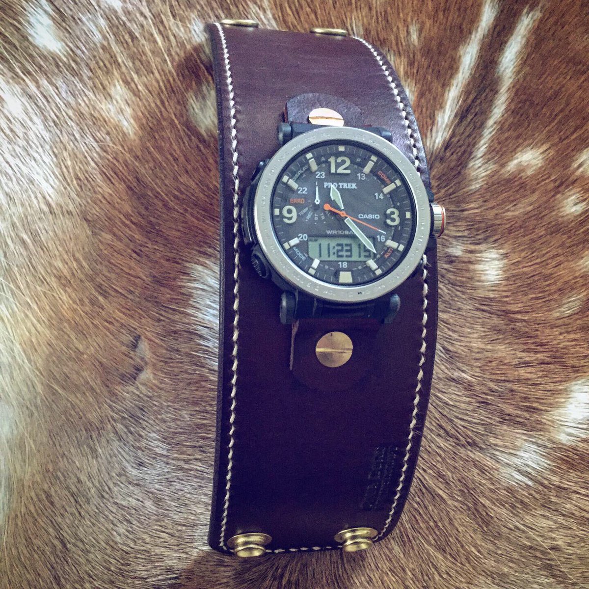 A simple but effective watch strap for an oversize watch face. #customleather #customleatherwork #handmade #handmadeleather #handmadeleatherwork #handmadewatchstrap #leatherwatchstrap #customwatchstrap #leatherwriststrap #everydaycarry #casio #casioprotrek #handmadeinuk