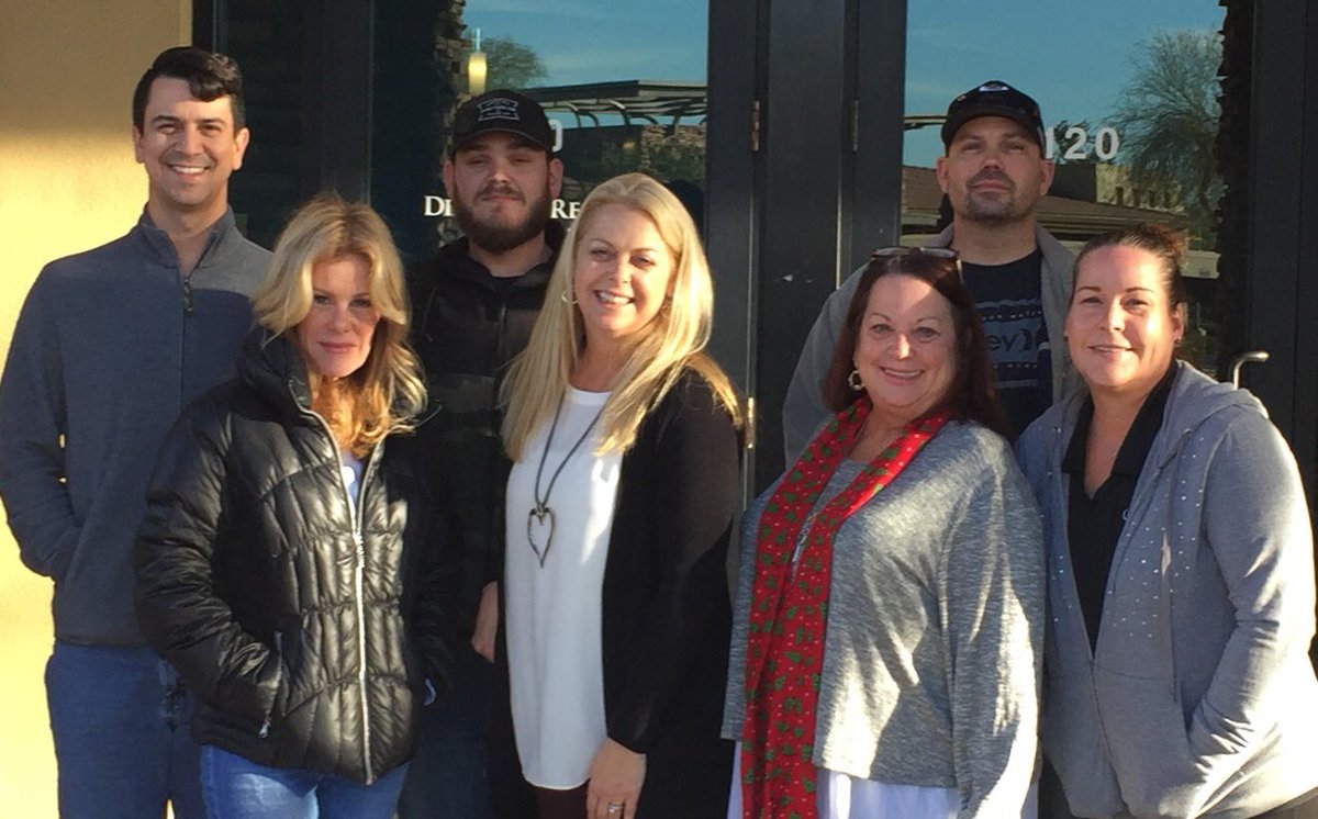 MooneyKatie's tweet photo. Welcome the newest Scottsdale Marketing Team Members 💎🌟 #RTD2020 #DRTraining #LifeAtDiamond just got better with these @diamondresorts Rockstars! https://t.co/LrdCQhzQ3c