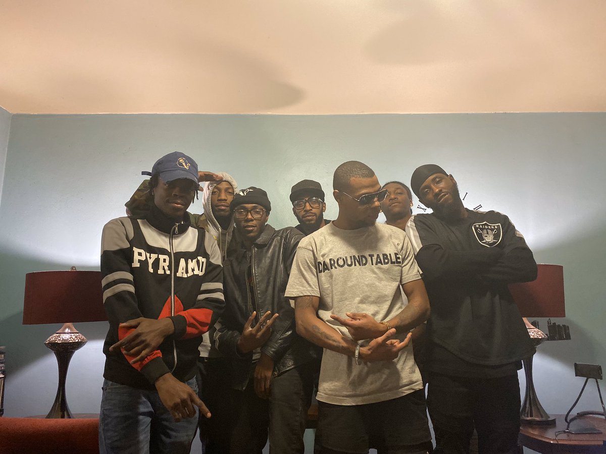 Daroundtable716's tweet photo. https://t.co/Wx8XCI4l69 link in bio also played every Monday's and Wednesday at 11pm on https://t.co/1Yh7kGfKSS or app Rebel Radio 716 #daroundtablepodcast #daroundtable #Brogawd #piffy_trilliamz #gotime #buffalo #716uncut #sjlive #rebelradio716 #gotime https://t.co/hbiEaYC2iK