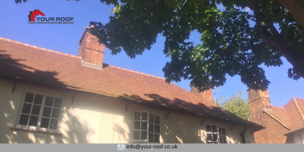 yourroofuk's tweet photo. 🏘️ A plain tiled roof is suitable for most pitched roofs. Call us today for a no-obligation quote 📱07752 423316 #roofers #tiledroof #plainroof #londonroofer #leakingroof #yourroof #clayroof #terracottaroof #londonroofingservices #roofexterior #atticrenovation #rooftiling https://t.co/jWwQMEdyew