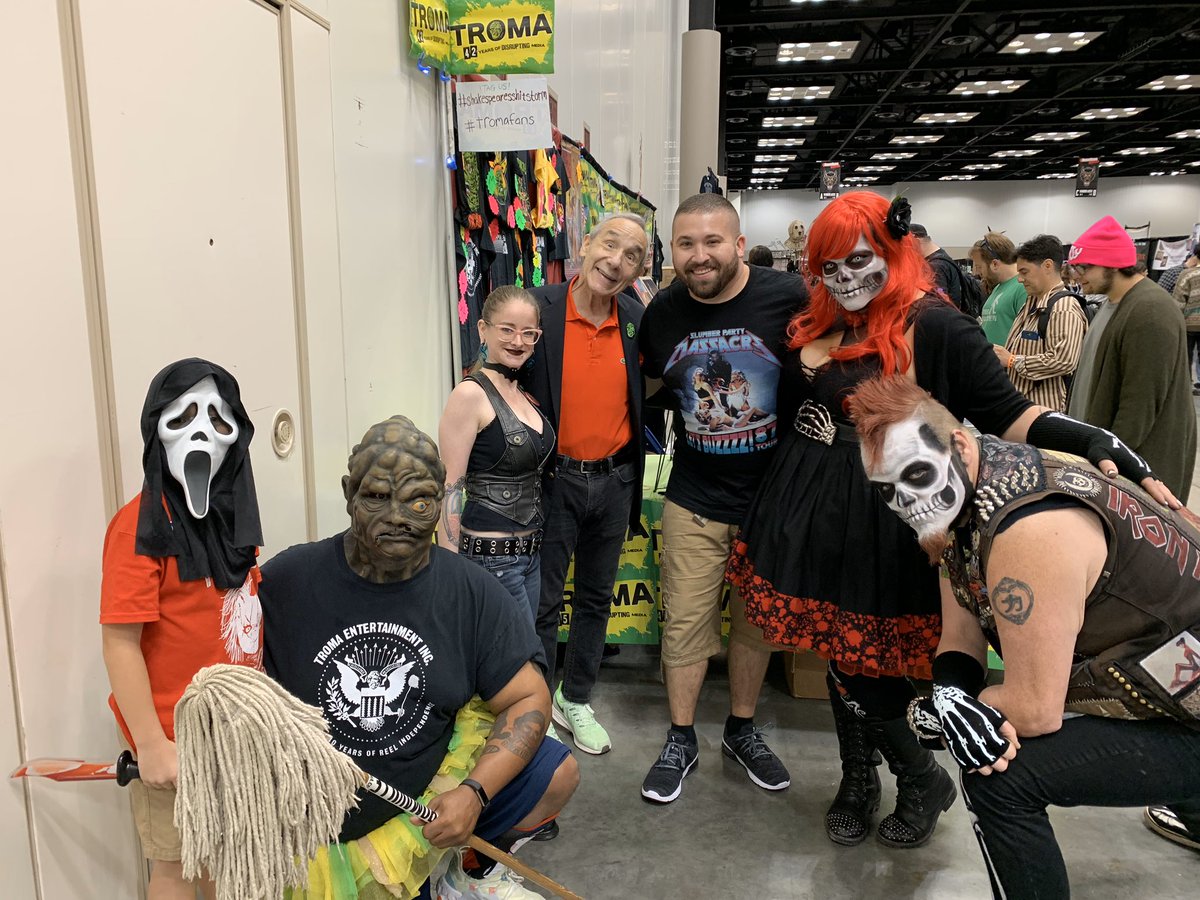 Primetime_1987's tweet photo. @MutantTheater2 @lloydkaufman Happy birthday Lloyd! #NoMutantLeftBehind https://t.co/zXjDcxp8TD