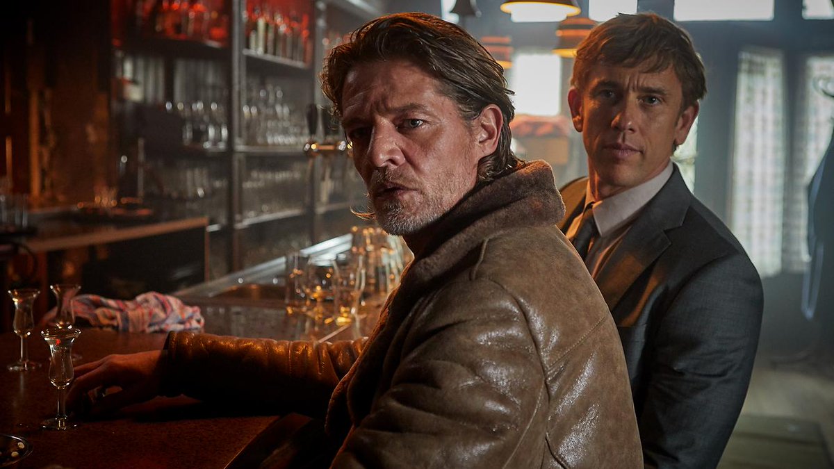 Vanavond start de serie Baantjer het Begin op RTL4.
De audiodescriptie voor de eerste twee afleveringen die vandaag achter elkaar worden uitgezonden, staan klaar in de app. Vanaf zondag 5 januari is er elke week een nieuwe aflevering beschikbaar.