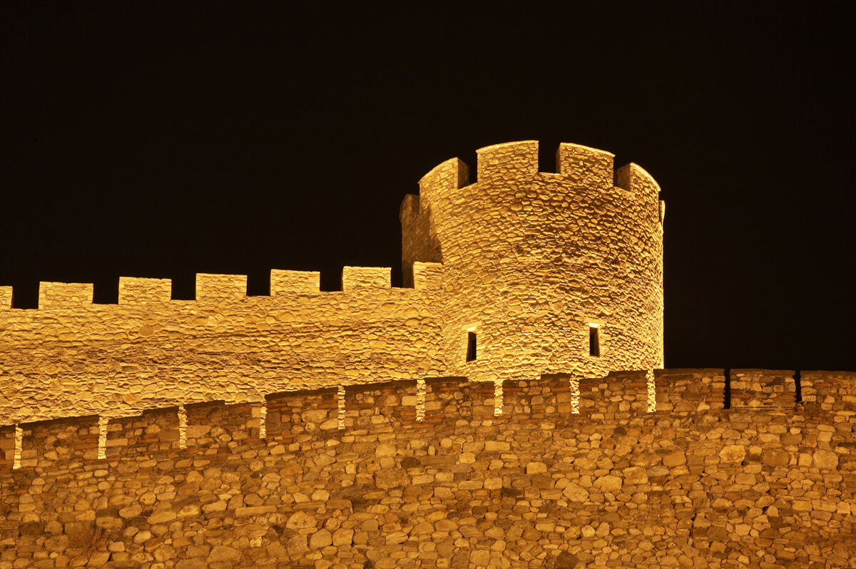 ExploreMacedon1's tweet photo. The Skopje Fortress is a historical fortress which is built for the first time in the 6th century and today it represents one of the most iconic symbols of the capital city.

#ExploreMacedonia #SkopjeFortress #SkopjeKale

Read more on https://t.co/4sGwnvRxz6 https://t.co/nOe9y3IBhE