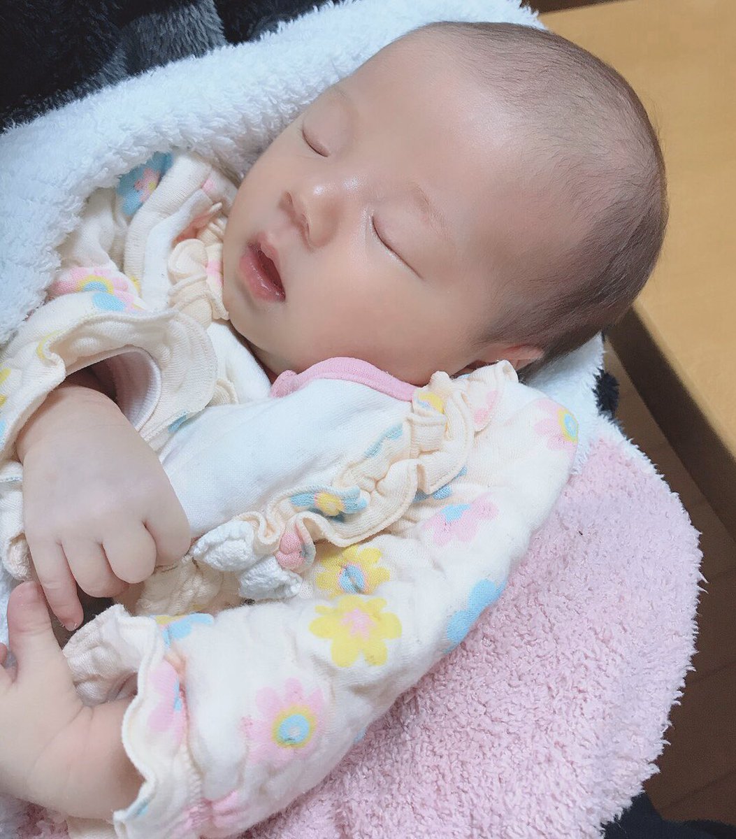 すみけん 赤ちゃんだから美形なのか全然分からないけど まあ自分の子だから可愛い 周りは嫁に似てるって言ってるね すみけん 赤ちゃんだから美形なのか全然分からないけど まあ自分の子だから可愛い 周りは嫁に似てるって言ってるね