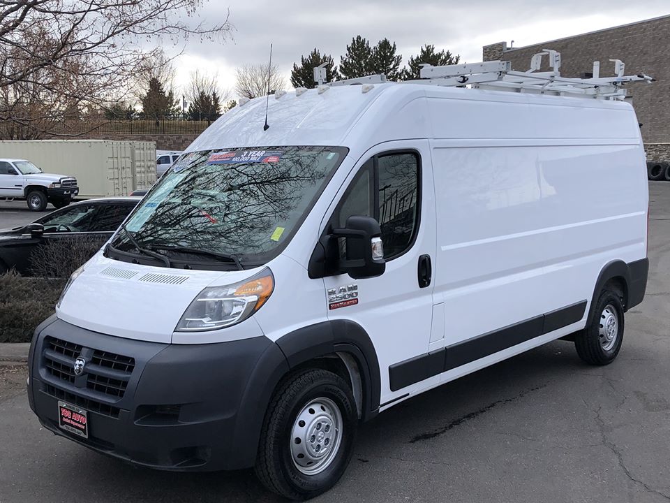 AutoTsg's tweet image. This 2018 Ram Promaster 2500 High Roof has plenty of space for cargo, and even heated seats! For sale now at TSG AUTO!

More info: bit.ly/2SKCDxg

#Ram #Promaster #promaster2500 #Highroof #Shelving #Heatedseats #Auto #Cargo #Spacious #Readytogo #TSGAUTO