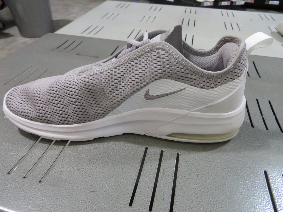 AyebogbonSt's tweet photo. Anyone knows what's the full name of this Nike Air Max shoe? Doesn't look like #airmaxmotion2 to me.
Follow @AyebogbonSt for more
#Nikeair #nikeairmax #airmax #airmaxmotion #airmaxtrainers #airsneaker #airmaxsneakers #airmaxshoes #sneakerhead #kicksoftheday #forkickssake https://t.co/ybGytAmXzY