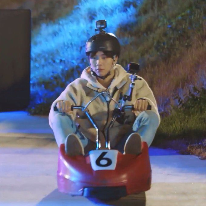 yddadho's tweet photo. @vernonacre it's me sliding into your dms and kkt https://t.co/PjkZXvYR8l