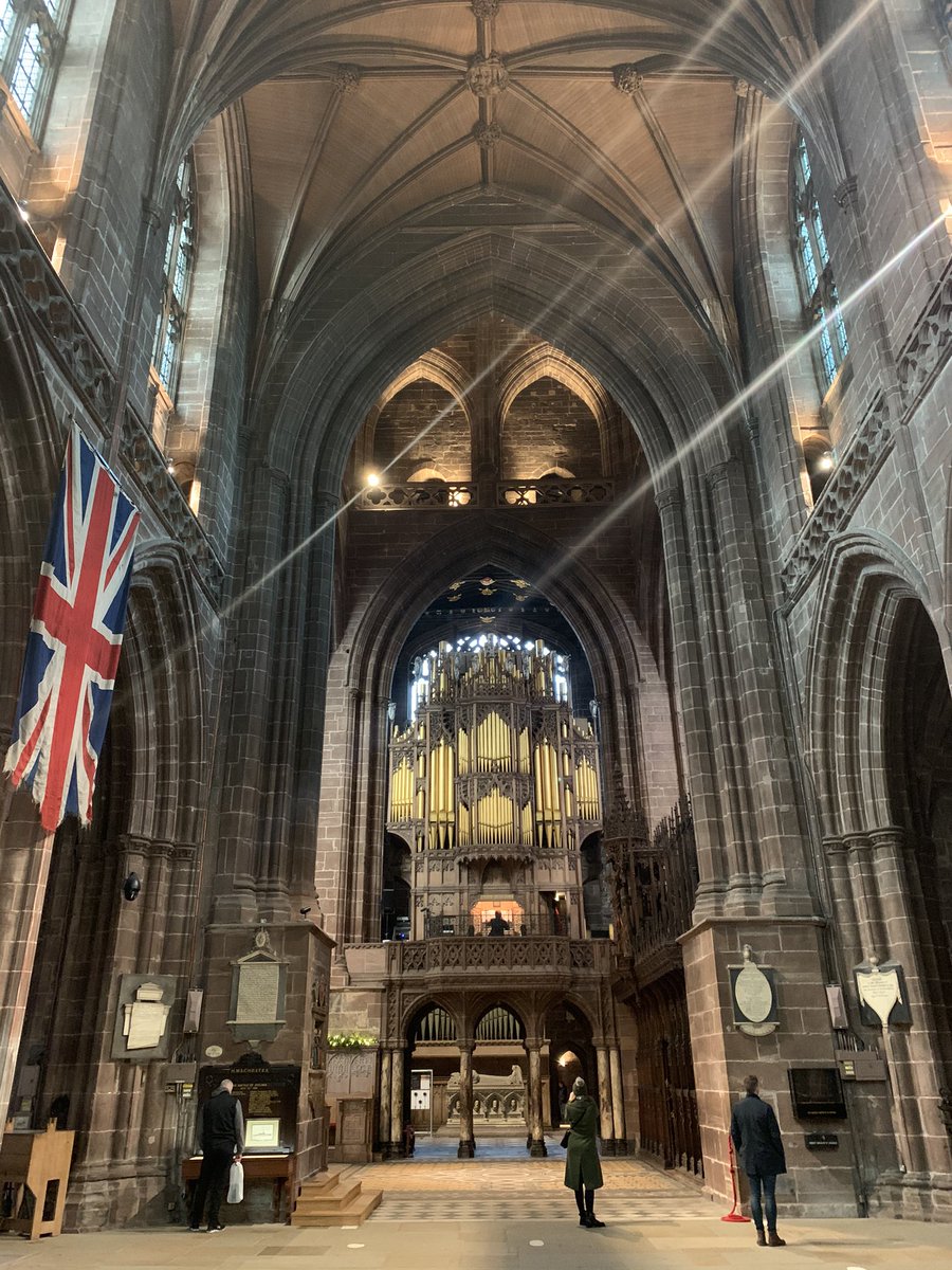 KimHookeromg's tweet photo. If you feel you need to catch your breath before New Year after the crunching assault of @BKMessiahs I can heartily recommend the organist at Chester Cathedral..amazing https://t.co/Q7Yqg6NPvI