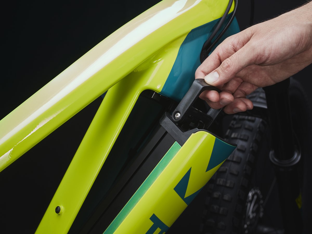 TrekBikes's tweet photo. Electric bikes don’t require much more maintenance than a traditional bike, but there is one main thing to keep in mind.🔋 We've got you covered on how to care for your e-bike➡️ https://t.co/gKHbEtZUCZ https://t.co/6kP204TQXo