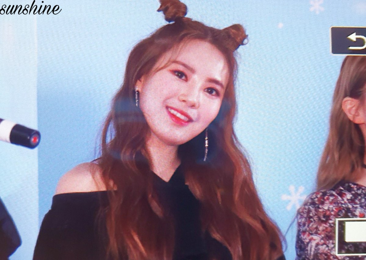 980715com's tweet photo. 191230 코엑스 버스킹 프리뷰2
#아리아즈 #ARIAZ #시현 #강시현 #SIHYEON https://t.co/XHsZyHrfLP