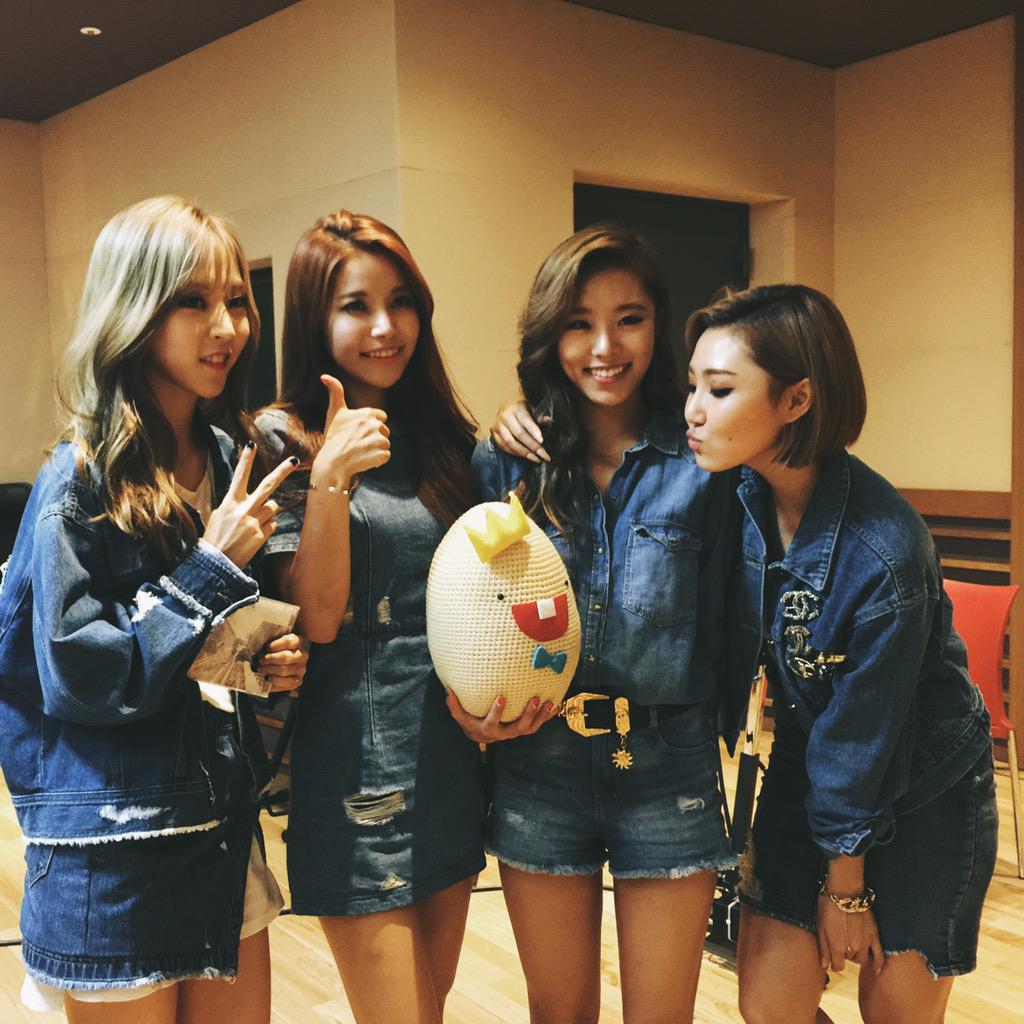 tgcnim's tweet photo. 129. Before debut, Hwasa featured in Standing Egg's "Break Up For You, Not Yet For Me" alongside Park Shin Hye. Standing Egg said they didn't know who did the rap for the song back then. As Hwasa debuted &amp; fans recognized her voice, she was later credited back on music sites. https://t.co/XAKwMkZXRs
