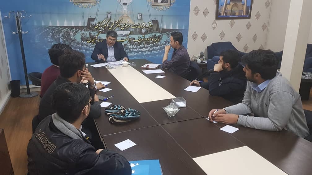 ma_khodaverdi's tweet photo. جلسه جامعه اسلامی دانشجویان و انجمن مستقل اراک با دکتر کریمی و بیان مطالبات در خصوص بودجه 99 و ارائه راهکار بهبود وضعیت لایحه بودجه .
و همچنین پیگیری مشکلات جدید شرکت #هپکو.
تا انتها پای کار #اراک هستیم... https://t.co/DYMdjEATJy