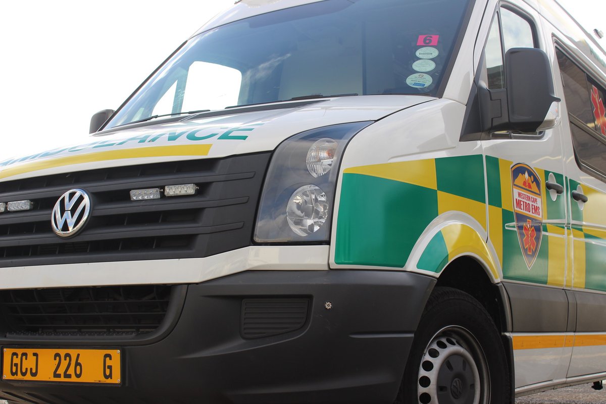 medicnick83's tweet image. Called for an ambulance? Please try someone to get the necessary ready for our arrival! Like the patients documents  such as Drivers, ID, passport or birth certificate as well as the patient's medication (If any) in a bag, extra cloths, cellphone, money etc. #EMSTip