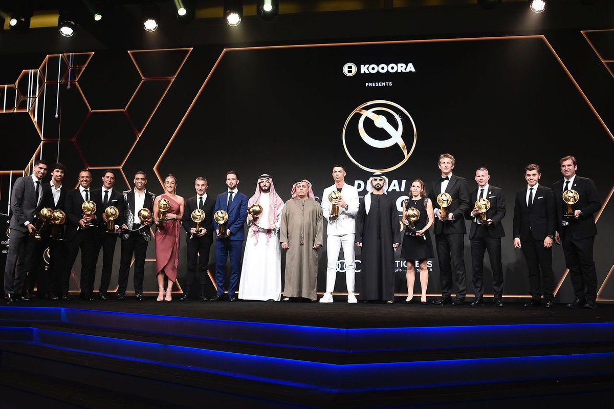 Hamedallah_9's tweet photo. Very happy to receive the @globesoccer award https://t.co/U4NdVdZQYU