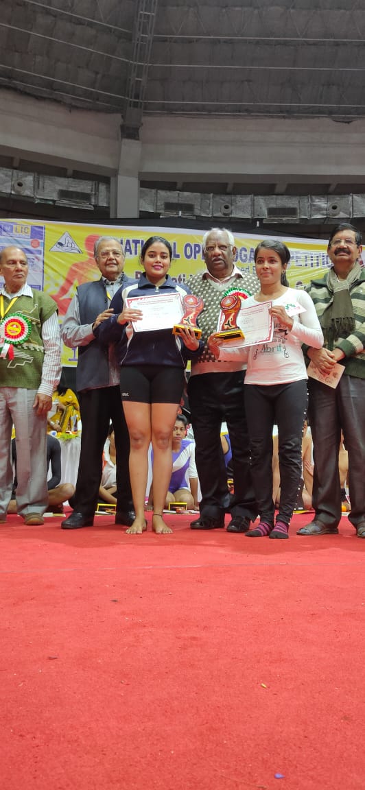 ssudepyoga's tweet photo. ...Ayon (https://t.co/3o5kZxWzi7 Yoga), bagged the 5th position in the Junior (M) Category in the National Open #Yoga Championship by Barabati Yoga Association, Cuttack.
#YogaAtSSU #AwardsSSU https://t.co/ozLKdVqYCK
