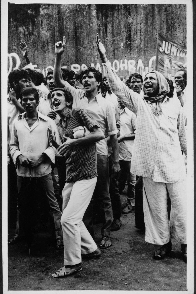 anandmahindra's tweet photo. Some more pics from my photography project as promised.. Mumbai (Bombay) 1975. India is indeed timeless, I guess, in a not always flattering way...(2/2) https://t.co/9TzClEPuxy