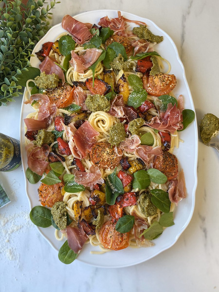 Pasta pesto spaghetti anyone? 😋