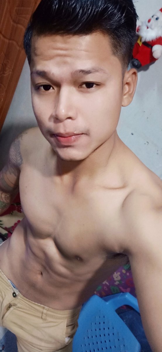 MoeThaukOo1's tweet photo. GYMေတြေဆာ့လုိ႔ဝိတ္ေတြေလွ်ာ့မယ္ 💪💪💪
ငါပုံတုန္းႀကီးမဟုတ္ေတာ့ဘူး😂😂😂
M.T.O###☂☂☂ https://t.co/8y77QeGFOb