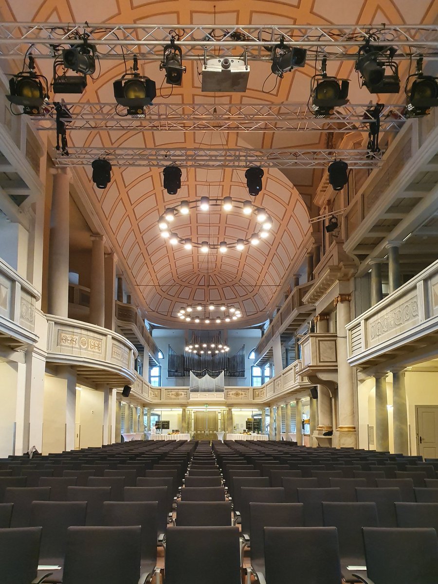 Die Kulturkirche in <a href="/neuruppin_net/">neuruppin.net, Ihr Netzwerk in der Region</a> macht sich schick für die Party zu #fontane|s 200. Geburtstag! Heute endet das #fontanejahr mit einem Abschiedsprogramm ab 15 Uhr am Fontanedenkmal, im Museum Neuruppin und ab 18 Uhr in der Kulturkirche!