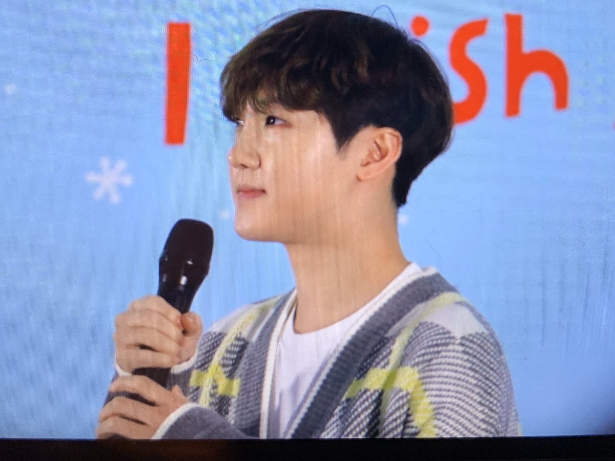 Lookat_4us's tweet photo. 20191230 코엑스 윈터페스티벌2019 

루나 버스킹 게스트출연 초이프리뷰📸

#코엑스 #다온스테이지 #산타포토존 #winter #festival #루나 #버스킹 
#LU4US #LUKUS #루커스 #CHOI #초이 #チョイ #석훈 #최석훈 #seokhun https://t.co/M6qIX0GiZR