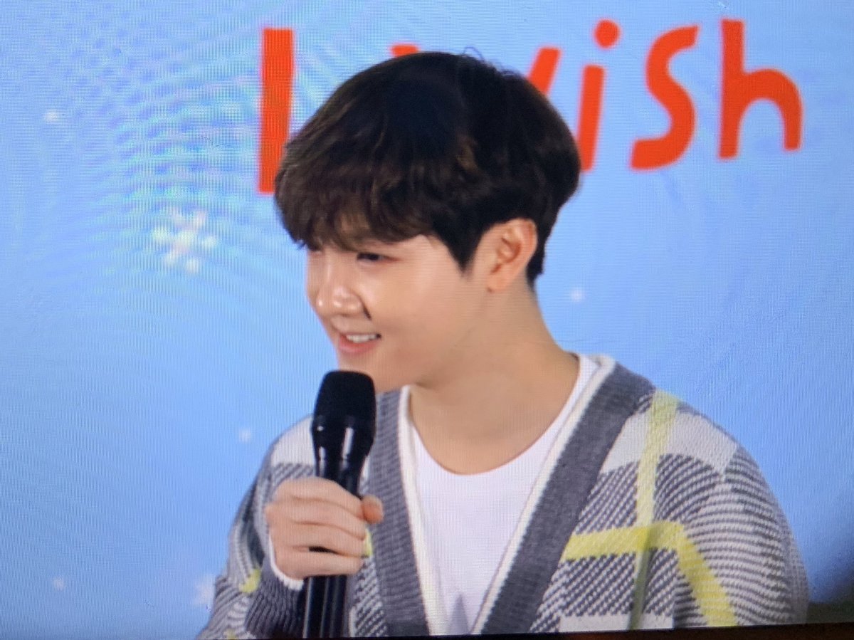 Lookat_4us's tweet photo. 20191230 코엑스 윈터페스티벌2019 

루나 버스킹 게스트출연 초이프리뷰📸

#코엑스 #다온스테이지 #산타포토존 #winter #festival #루나 #버스킹 
#LU4US #LUKUS #루커스 #CHOI #초이 #チョイ #석훈 #최석훈 #seokhun https://t.co/M6qIX0GiZR