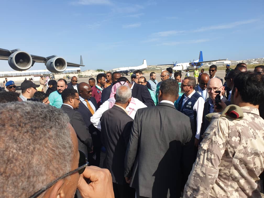 engainab's tweet photo. Waxaa hadda soogaartay Mogadishu Airport diyaarad ay leeyihiin ciidamada Cirka Qatari Emiri, waxay u sidaa Jamhuuriyadda Federaalka Soomaaliya, agab caafimaad iyo dhakhaatiir.
#GurmadQaran #Somalia #ThankYouQatar https://t.co/ZRvGcV8gu5
