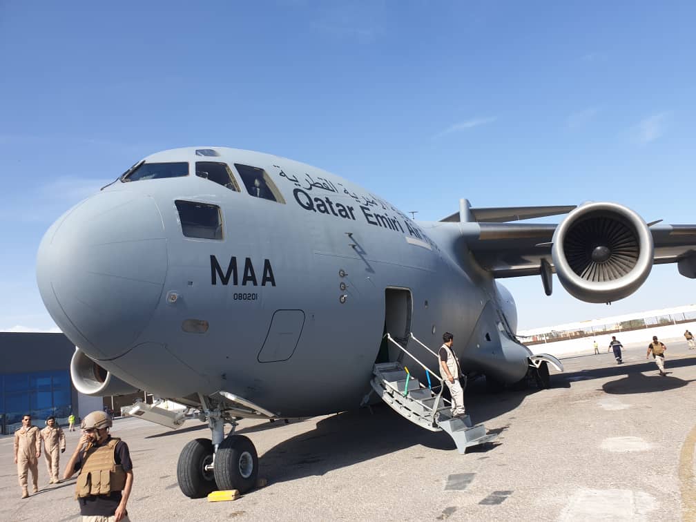 engainab's tweet photo. Waxaa hadda soogaartay Mogadishu Airport diyaarad ay leeyihiin ciidamada Cirka Qatari Emiri, waxay u sidaa Jamhuuriyadda Federaalka Soomaaliya, agab caafimaad iyo dhakhaatiir.
#GurmadQaran #Somalia #ThankYouQatar https://t.co/ZRvGcV8gu5