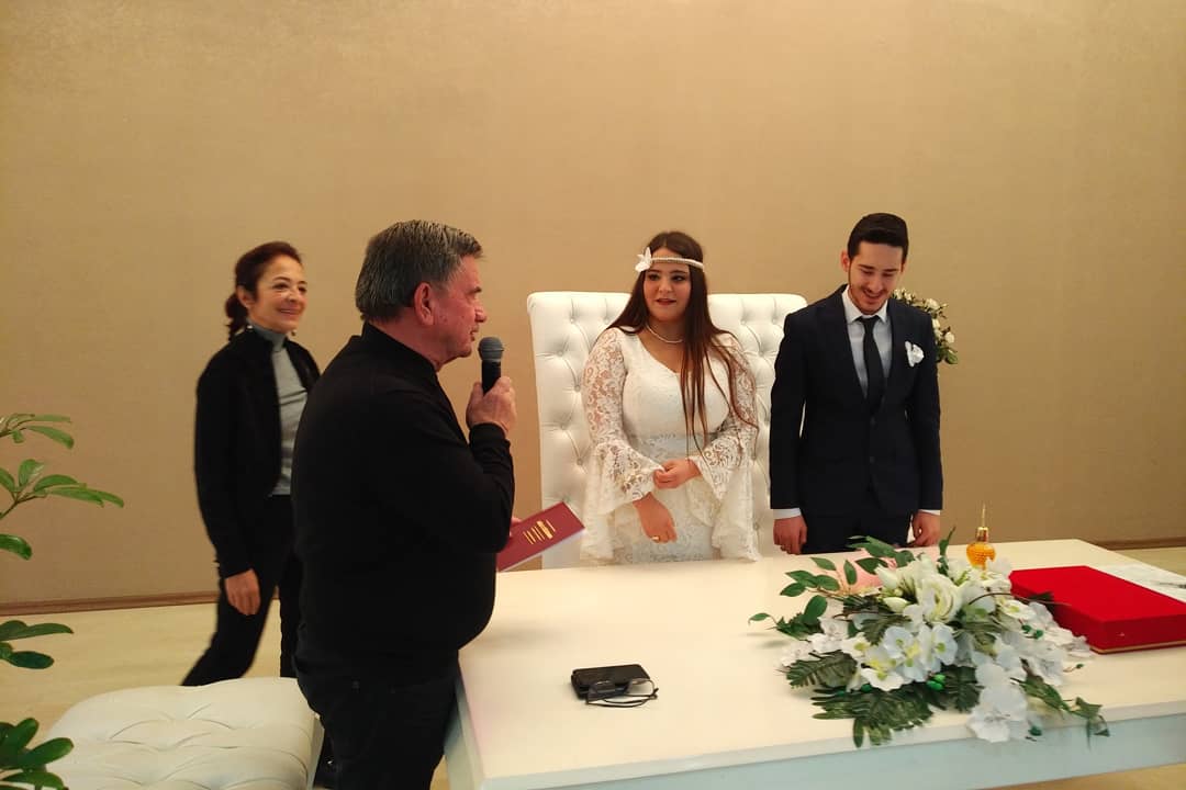 KaradagCHP's tweet photo. CHP Alanya İlçe Başkanlığı Yönetim Kurulu Üyeleri'miz ile birlikte Berkay - Semiha çiftinin nikah törenine katıldık. Genç çiftimize bir ömür boyu mutluluklar dilerim. https://t.co/iaU9iF4yAE