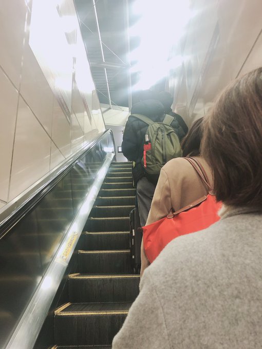 エスカレーターのtwitterイラスト検索結果 古い順