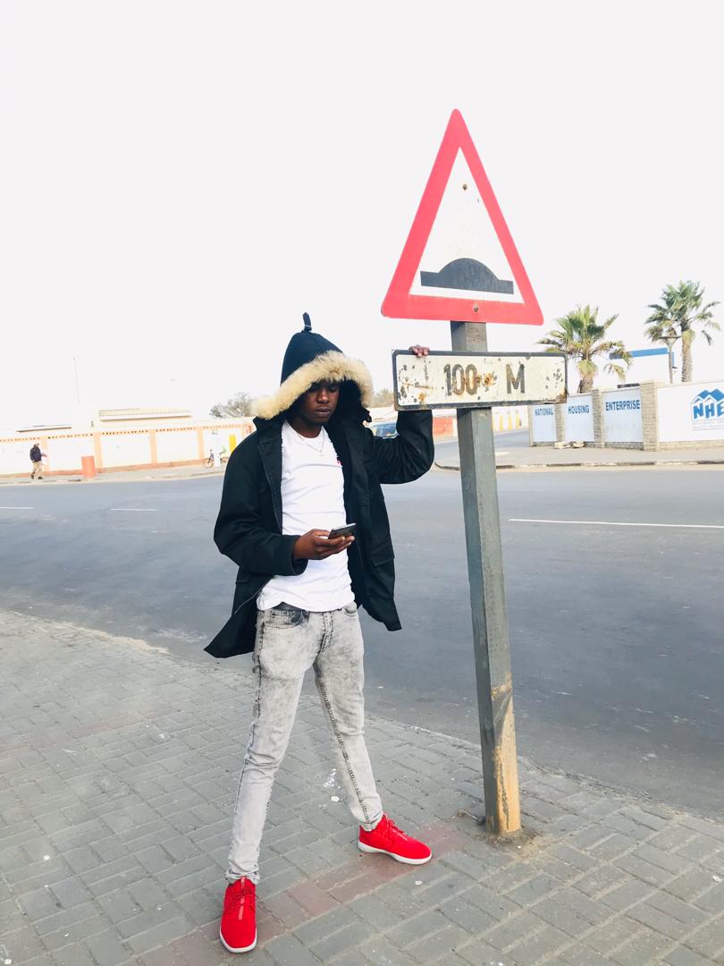BokNora1's tweet photo. Two Sides Lyk Head & Tail
#Signed2dastreet
#StreetsIsOurs
#Paranoial!FE
#noretreat
#$tt$
#SOS
#VibeIsAlive
#reflector
#SkyfffDroppinSoon
#KapiPelle https://t.co/TyqA4ZezeF