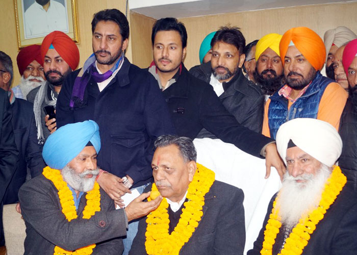 yespunjab's tweet photo. ਸਾਬਕਾ ਵਿਧਾਇਕ ਪ੍ਰੇਮ ਮਿੱਤਲ ਨੇ ਸੰਭਾਲਿਆ ਜ਼ਿਲ੍ਹਾ ਯੋਜਨਾ ਬੋਰਡ ਮਾਨਸਾ ਦੇ ਚੇਅਰਮੈਨ ਦਾ ਅਹੁਦਾ #PremMittal #Mansa
https://t.co/ikO5XliKXx https://t.co/J9c35Qf5jl
