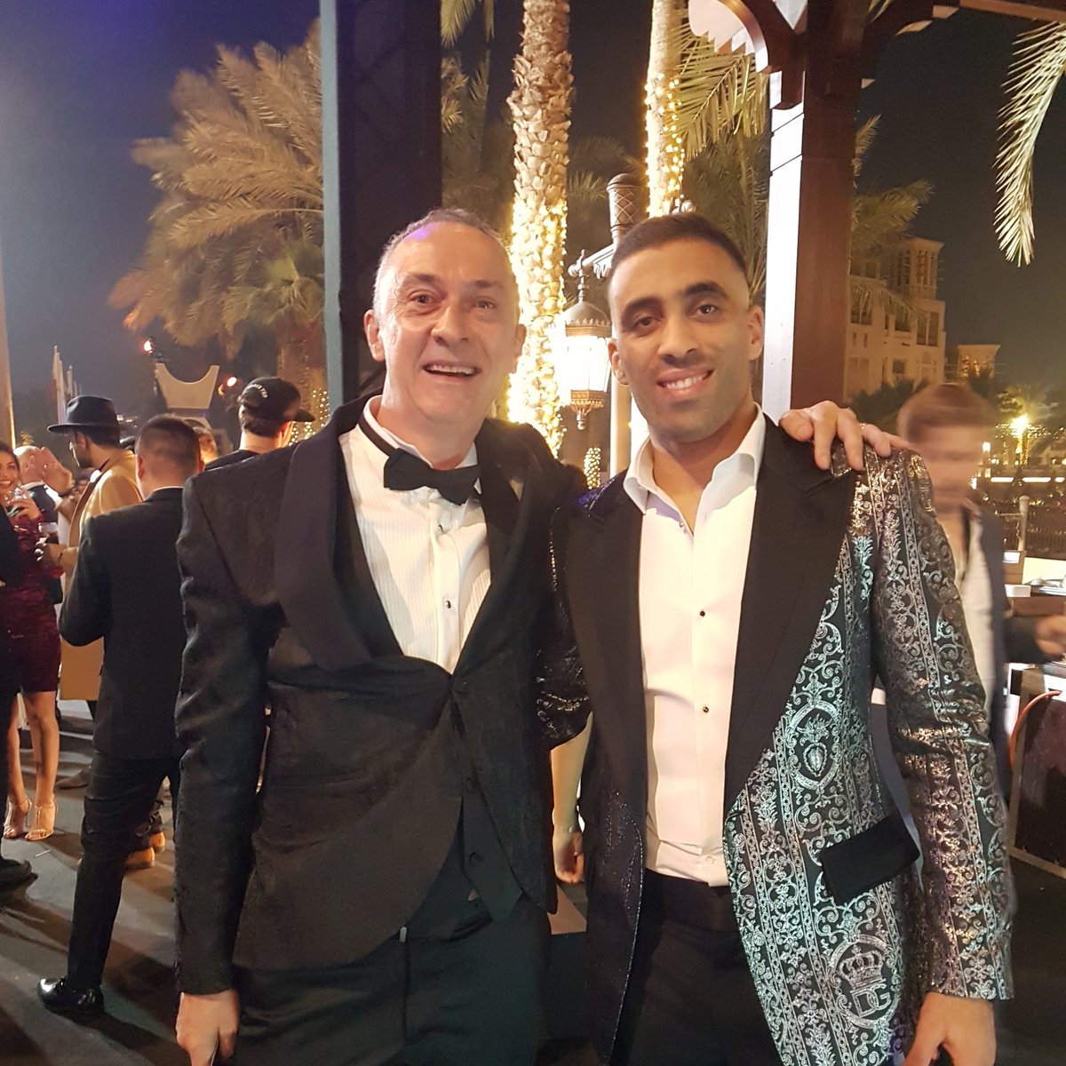 ES_Sport_ae_'s tweet photo. Congratulations to @Hamedallah_9 from @AlNassrFC_EN  on your award at @DubaiGlobe soccer awards and also on being the top scorer in world football for 2019 with 57 goals....astonishing! https://t.co/p9utO65oli