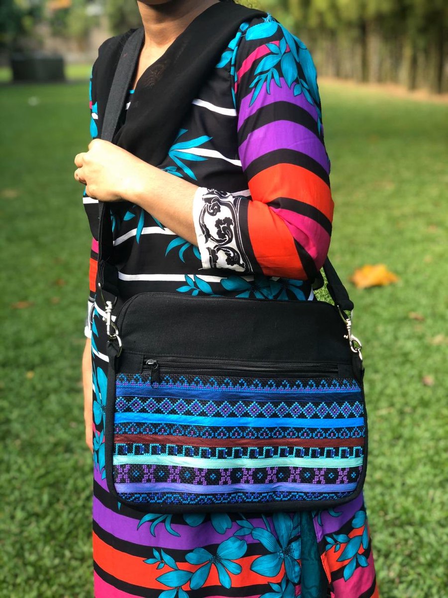BooteekSL's tweet photo. All our lovely products are handmade by underprivileged women in Sri Lanka. These ladies pay attention to detail and make it with much love 💕 ..
P.s - Doesn’t Sameena look great modeling her newly finished x-stitch laptop bag ☺️

#laptopcases #localbusiness #booteeksl https://t.co/rBv7GB1K59