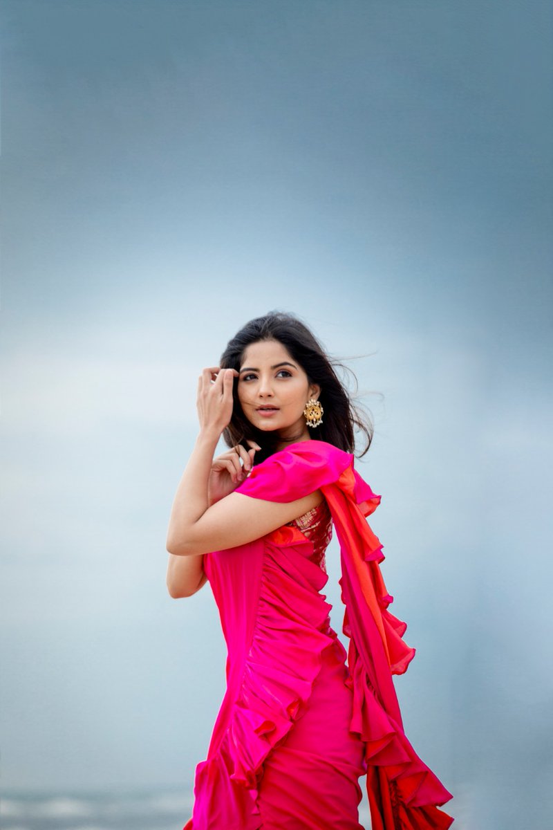 ArvintOffl's tweet photo. Yaaru Yaaru Lam Intha 2019 Nu La  
@kashmira_9 Fans 😍😍😍

If Yes 🔁🔁🔁

@BTP_Offl @shyamvfxstudio 
@ShanLathurshan @VijayFansTrends https://t.co/Uwi0ap32N2