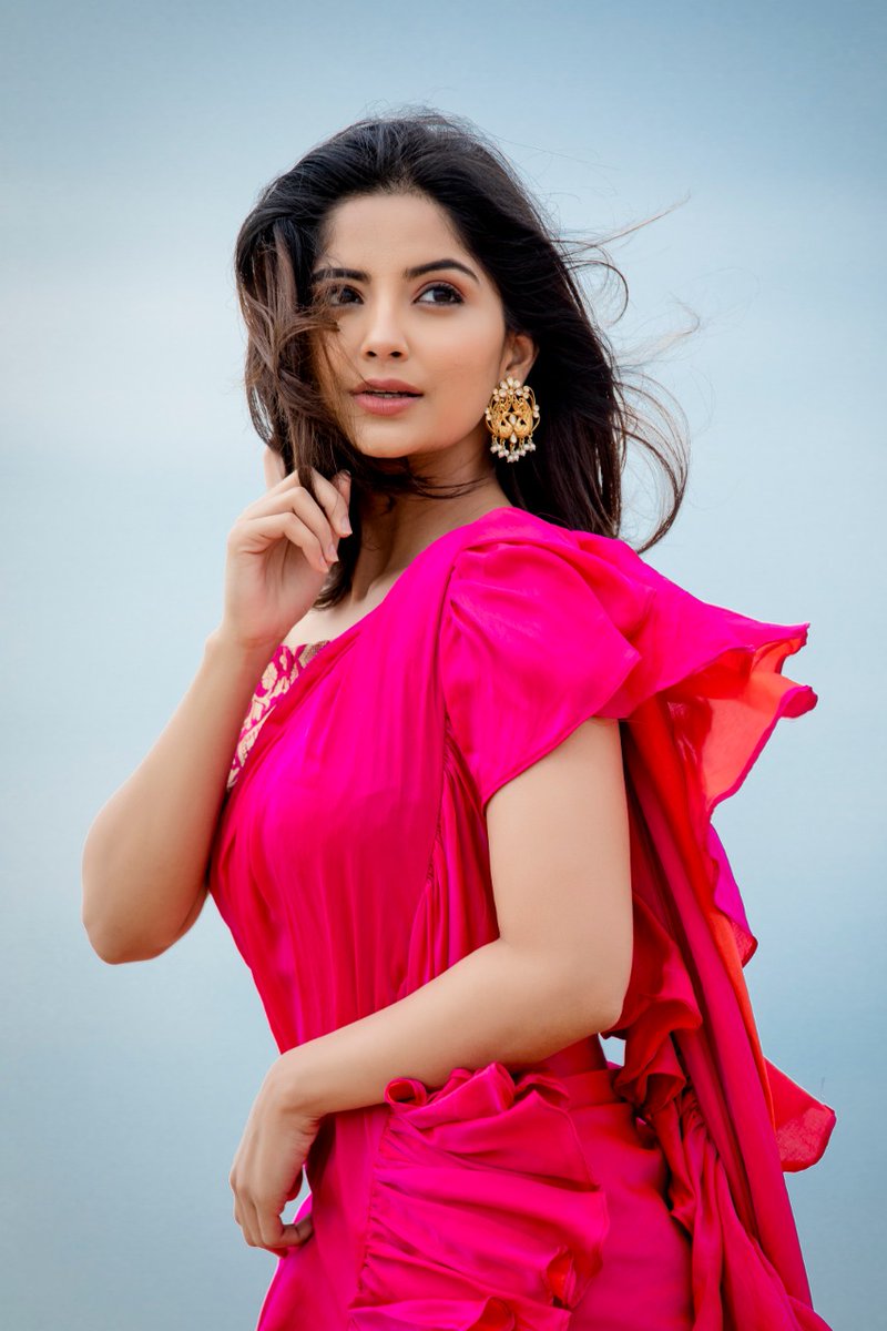 ArvintOffl's tweet photo. Yaaru Yaaru Lam Intha 2019 Nu La  
@kashmira_9 Fans 😍😍😍

If Yes 🔁🔁🔁

@BTP_Offl @shyamvfxstudio 
@ShanLathurshan @VijayFansTrends https://t.co/Uwi0ap32N2