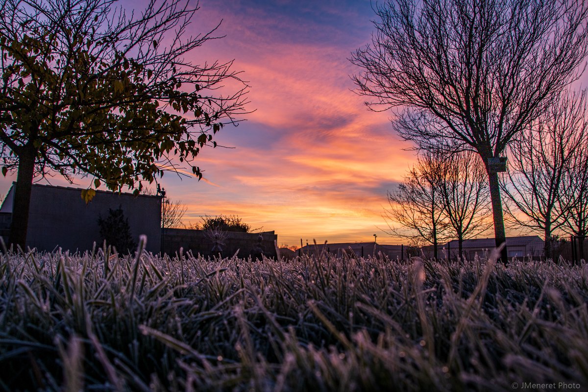 JMeneretPhoto's tweet photo. On est bien en hiver 🥶 #Corpe #photography #streetphotography #landscapephotography #Dansle85 #paysdelaloiretourism #Vendée #dailyphoto #france🇫🇷 https://t.co/xBUmFsll0g