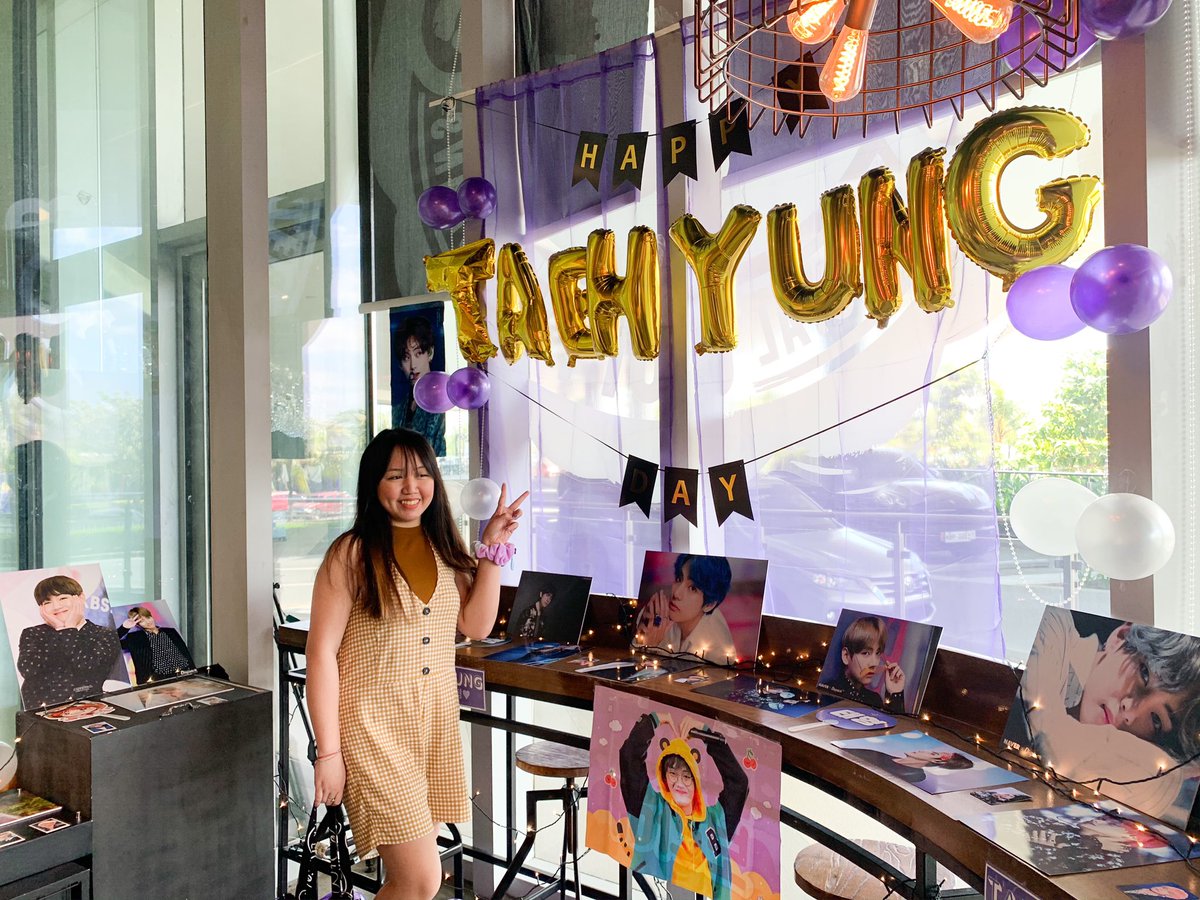 MalditAdelle's tweet photo. Now i kinda wish that everyday ARMYs get a chance to get together and celebrate @BTS_twt .💜 Not birthdays though. I don't want the boys to age that fast.😂 Thanks to my dorky sister for accompanying me. #ABeauTAEfulDayPH https://t.co/bUgfXdctop