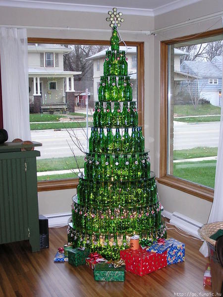 Brazeco's tweet photo. [Blague du jour]

En cette période de fin d'année voici un type de sapin que vous pouvez réaliser (et c'est presque écolo) ! https://t.co/GOTVvB3bez