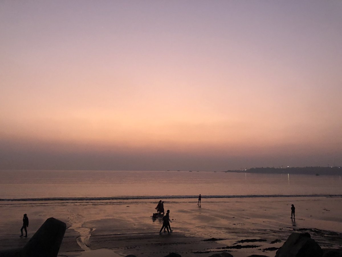 lakh19's tweet image. Wonder what’s cooking at #VersovaBeach Walking promenade? Areas for shacks? Eeee! 😁 @RoadsOfMumbai