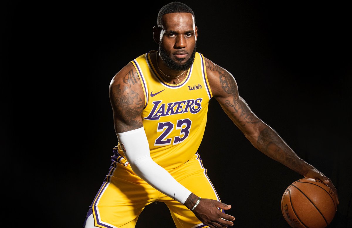 NBA's tweet photo. Join us in wishing @KingJames of the @Lakers a HAPPY 35th BIRTHDAY! 

#NBABDAY #LakeShow https://t.co/PX0I9CdG8n