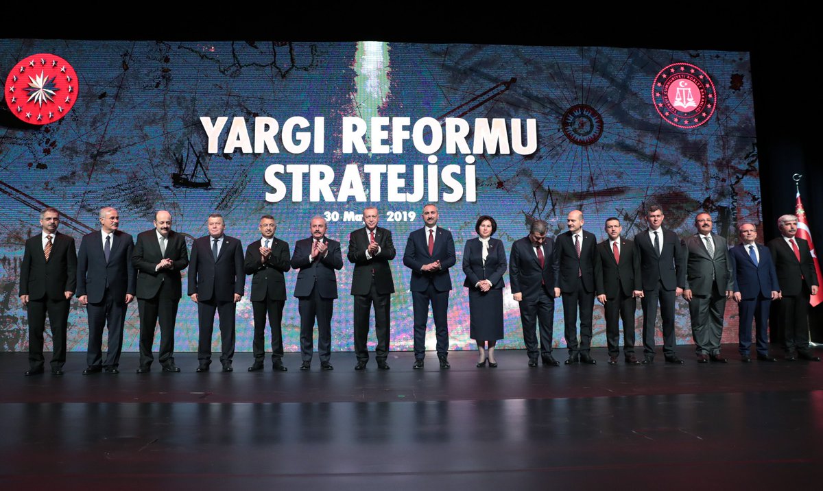 ExInt24's tweet photo. #ANALİZ: "Cilalı ambalajda eski bir kutu" 

@kemalgoktas, yargı reform paketinin detaylarını #ExpressionInterrupted için inceledi:

https://t.co/VZnTm5rmBS https://t.co/nvdlx2zhlc