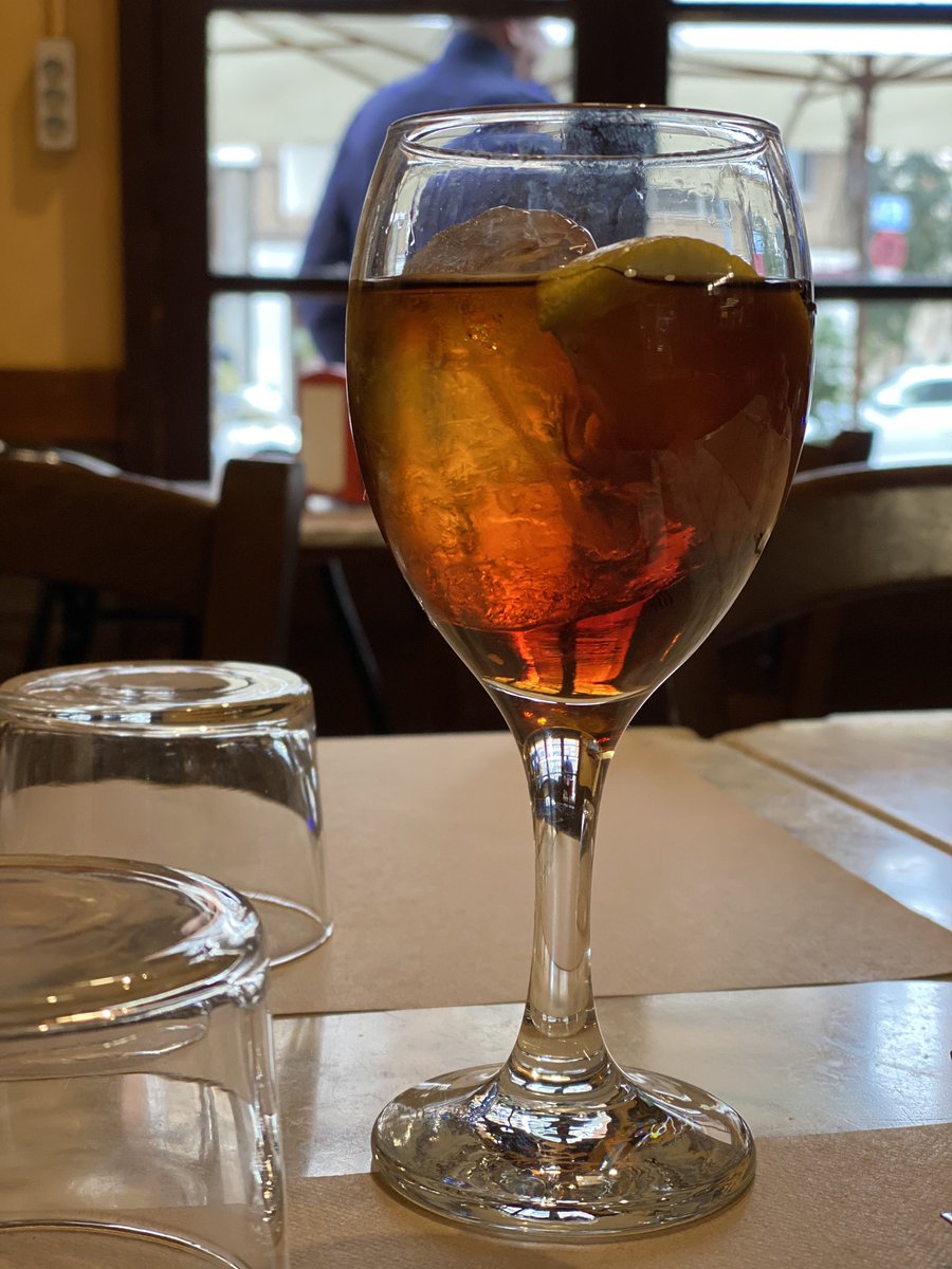 Hora del vermut tweet media