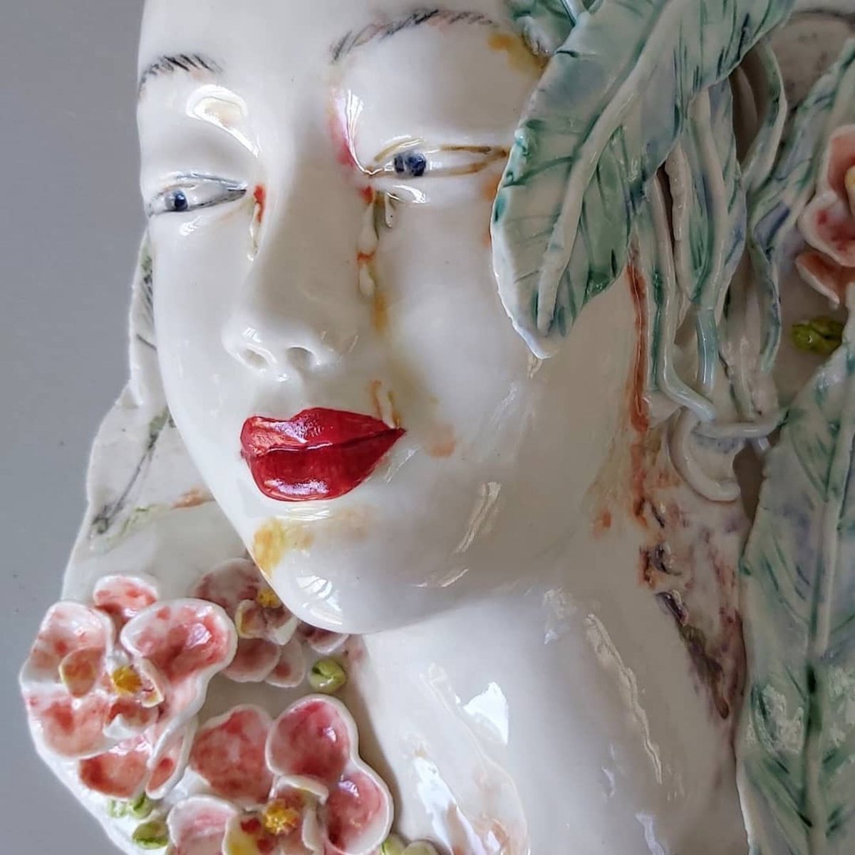 Beautiful and moving porcelain sculpture by Australian artist Yeats Gruin, 'Until the Next Teardrop Falls”

#ceramics #porcelain #porcelainsculpture #sculpture #ceramicsculpture #ceramicart #australianceramics #australianart #australianartist #ausartcollective