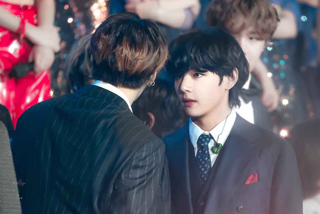 тэхён и чонгук 2022. чонгук и тэхен 2022. тэхен бтс 2022. свежее чонгук и тэхен. ви тэхен.