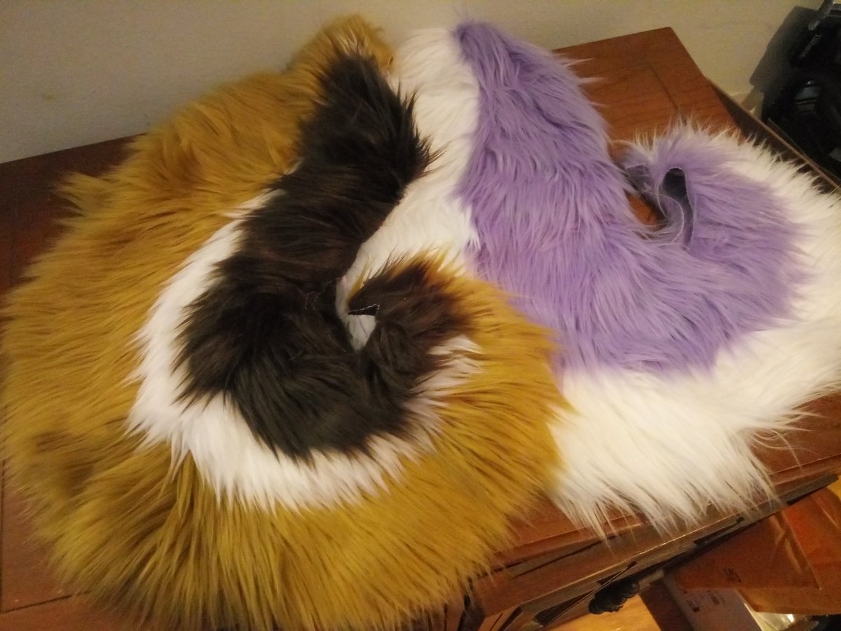 AcrotomicStudio's tweet photo. Whew! Holidays are over and I'm back to costume making. Got the patterns sewn up on these tails; next is sewing the sides together and and filling them with fluff!
#tailmaking #costuming #cosplaytail #costumetail #fursuittail #wip #costumewip https://t.co/3KiUGv7F2A