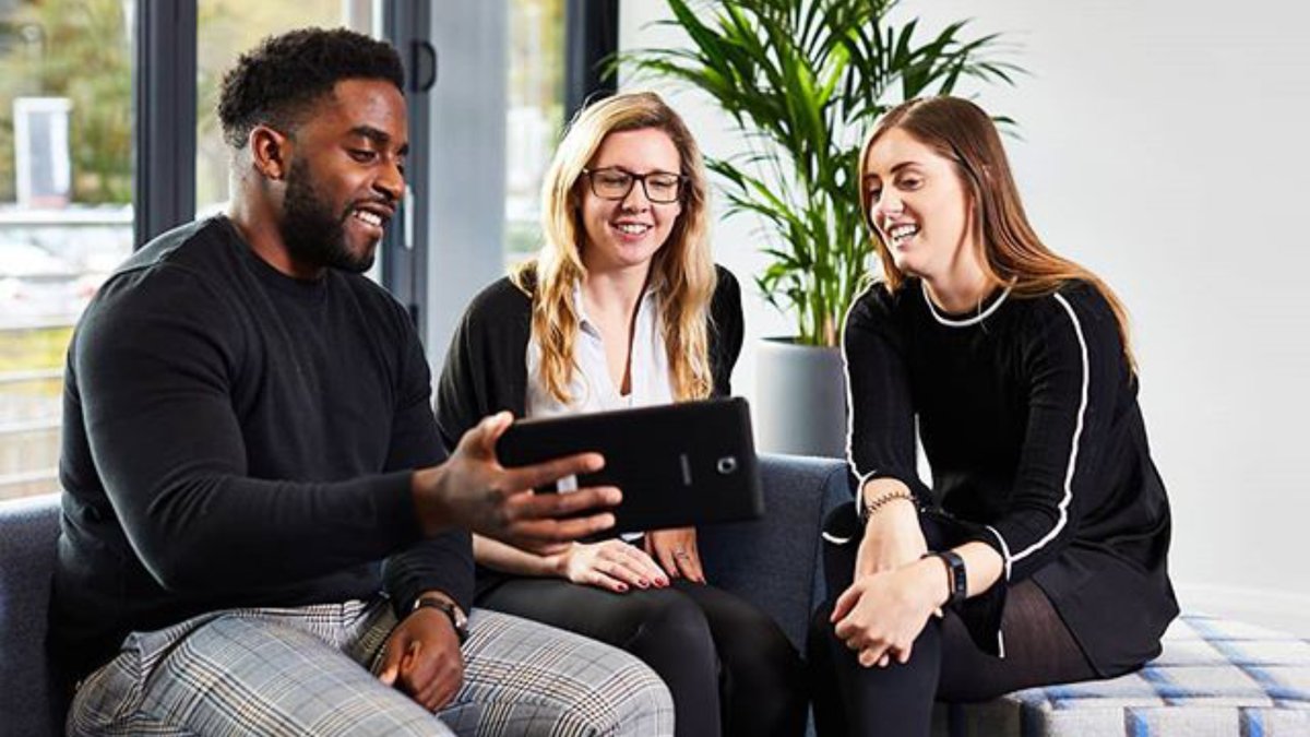 gradcracker's tweet photo. Did you know SystmOne is used in over 5,000 NHS organisations - including more than 2,700 GP practices and all 142 prisons. It also holds over 40 million patient records! If you want to be a part of a leading IT company - visit @TPPCareers on #Gradcracker: https://t.co/aciuoTPvqr https://t.co/ZVniUDLhpx